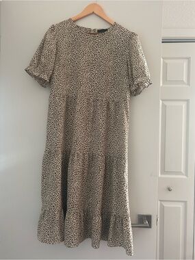 Leopard Print Short Sleeve Midi Dress in Beige and Black